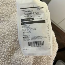 Cardinal Health Fluff Gauze Rolls (88 Rolls)