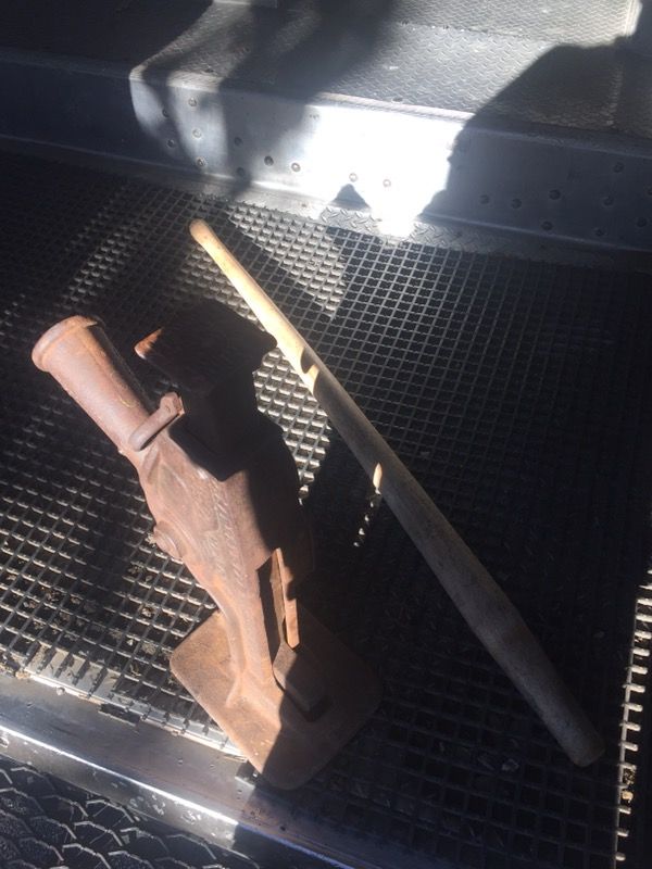 Antique genuine Barrett duff mfg 15 ton railroad jack no 4 with