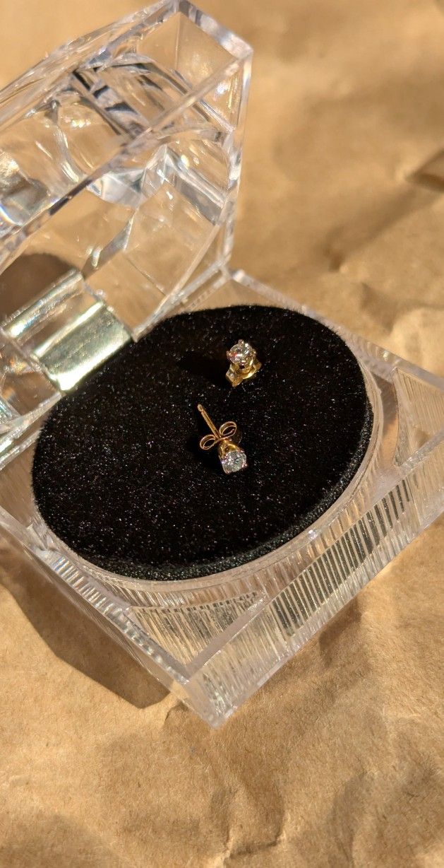 ✨💎14K Yellow Gold 0.20 CTW 💎Diamond Stud Earrings👌✨