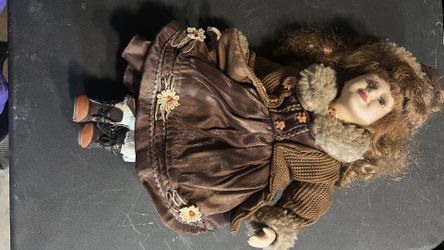 Timeless Treasures Katherine Collections 16" Porcelain Doll 2002 “BROWN COAT”