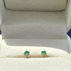 18K Gold Stud Earrings with Natural Colombian Emerald + Certificate 