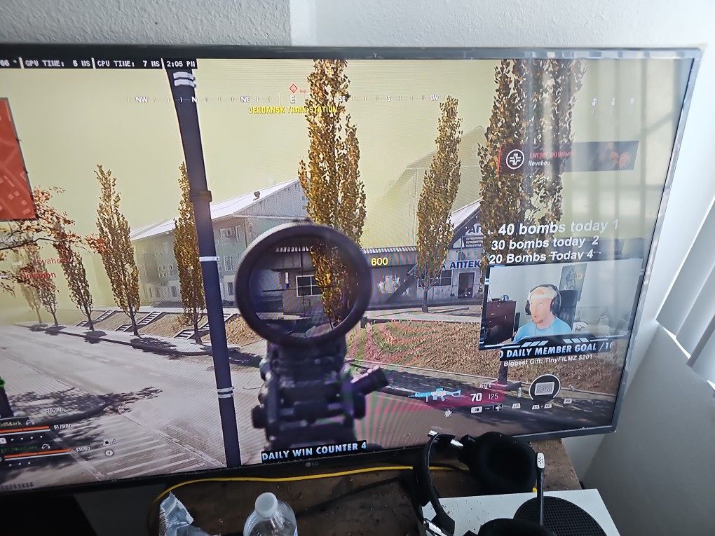 LG TV For 100 Good Price