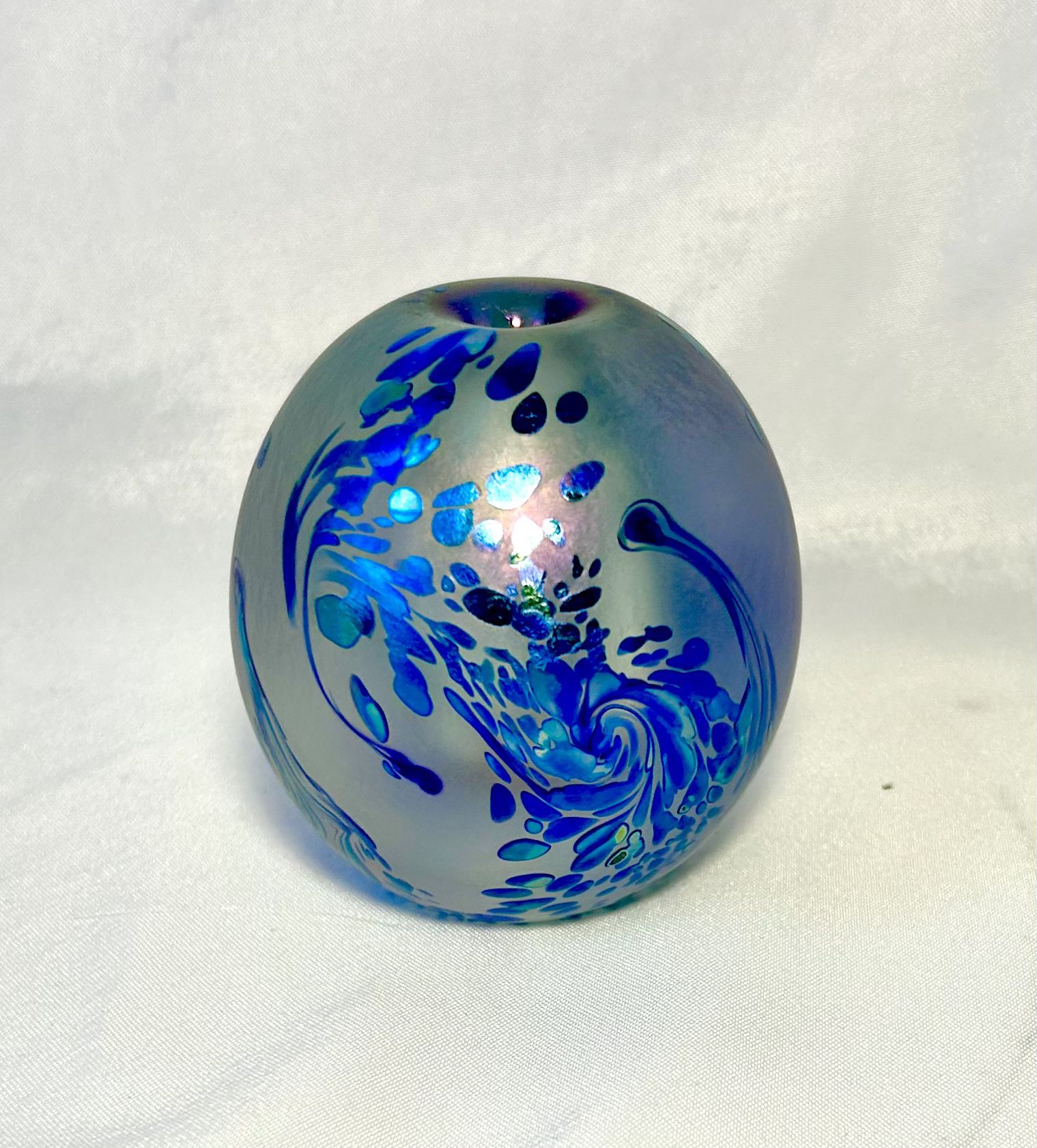ROBERT EICKHOLT Irridescent glass scent bottle paperweight SIGNED 1996, bottle Only, beautiful colors