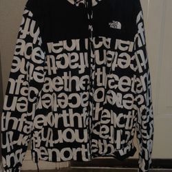northface windbreaker