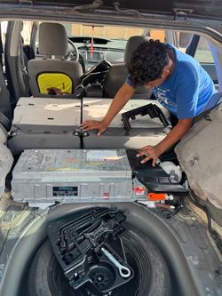 Hybrid batteries  Water pump  Inverter pump Inverter Abs Dashboard  Oil Change  Spark Plugs  Auxiliar battery  Diagnostic   All work guarantee