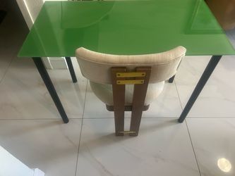 Desk an chair 39x20
