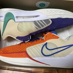 Nike Sabrina 2s Size 11.5 (men’s) 13 (women’s)