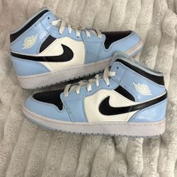 Air Jordan 1 Mid GS 'Ice Blue'
