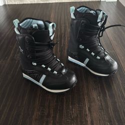 Women’s Roxy Snowboard Boots
