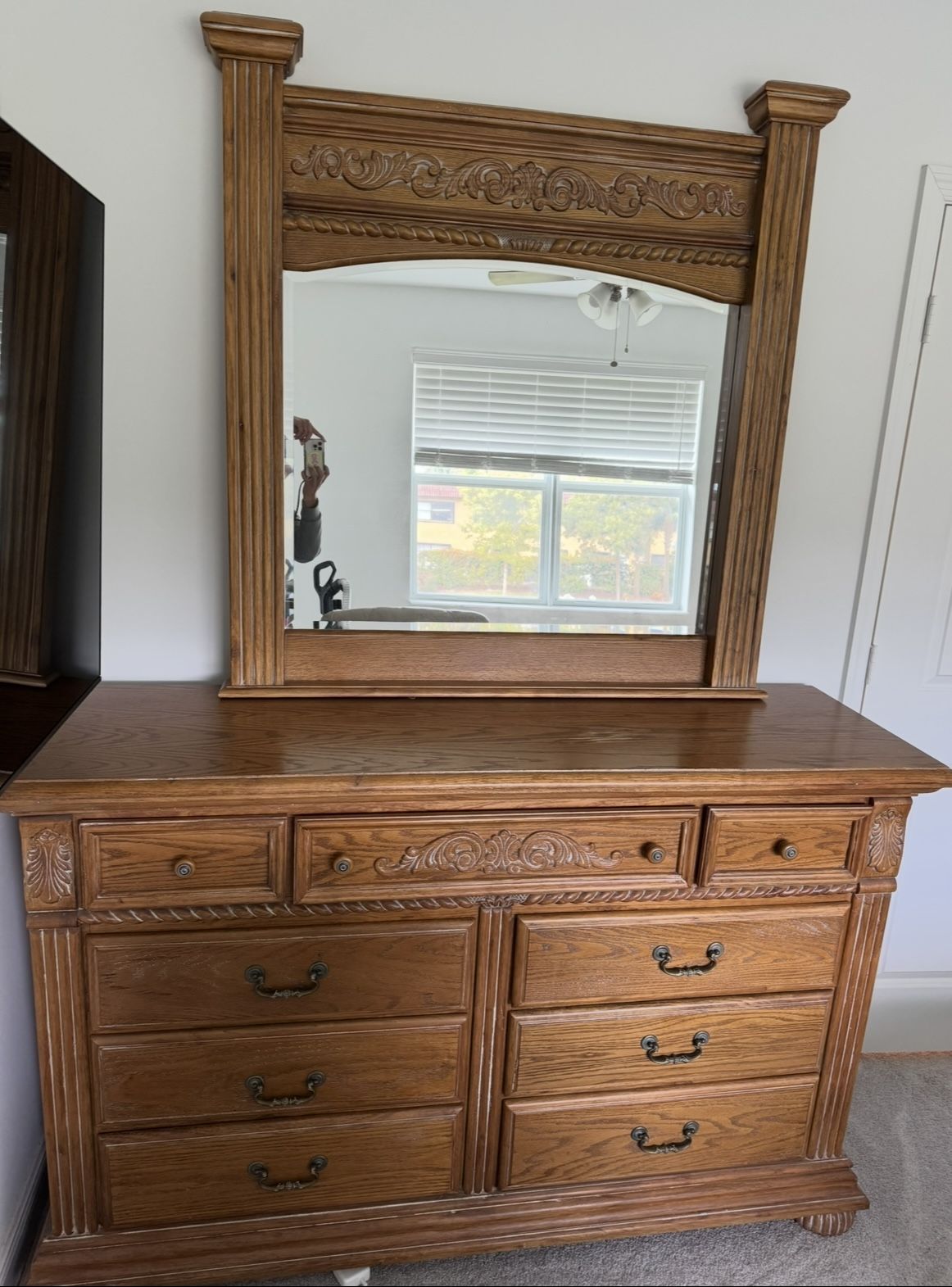 Sturdy 4pc Wood Bedroom Set