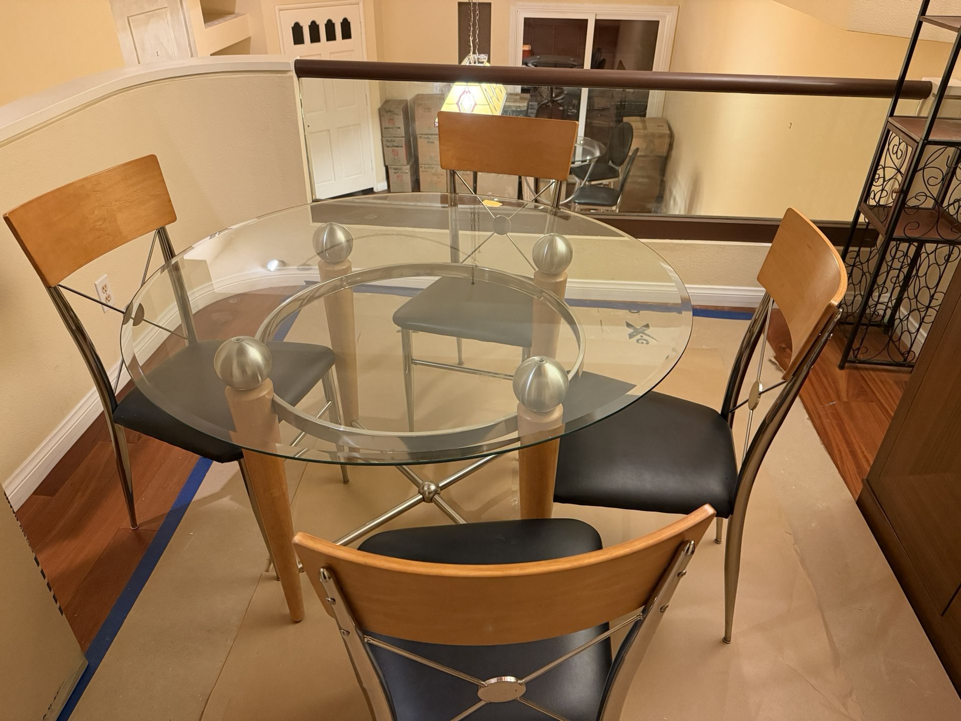 Glass Dining Table + 4 Chairs – 44.5” Round
