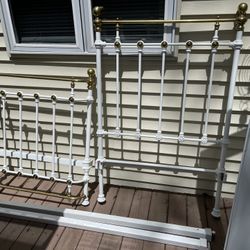 Antique Iron Bed White