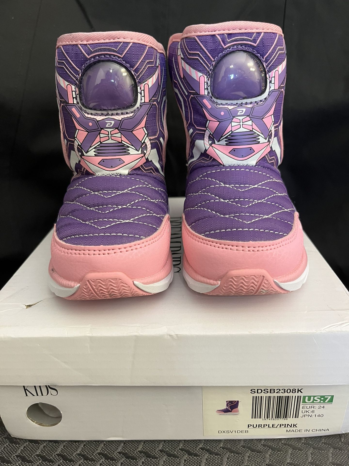 Toddler Snow Boots (size: 7)