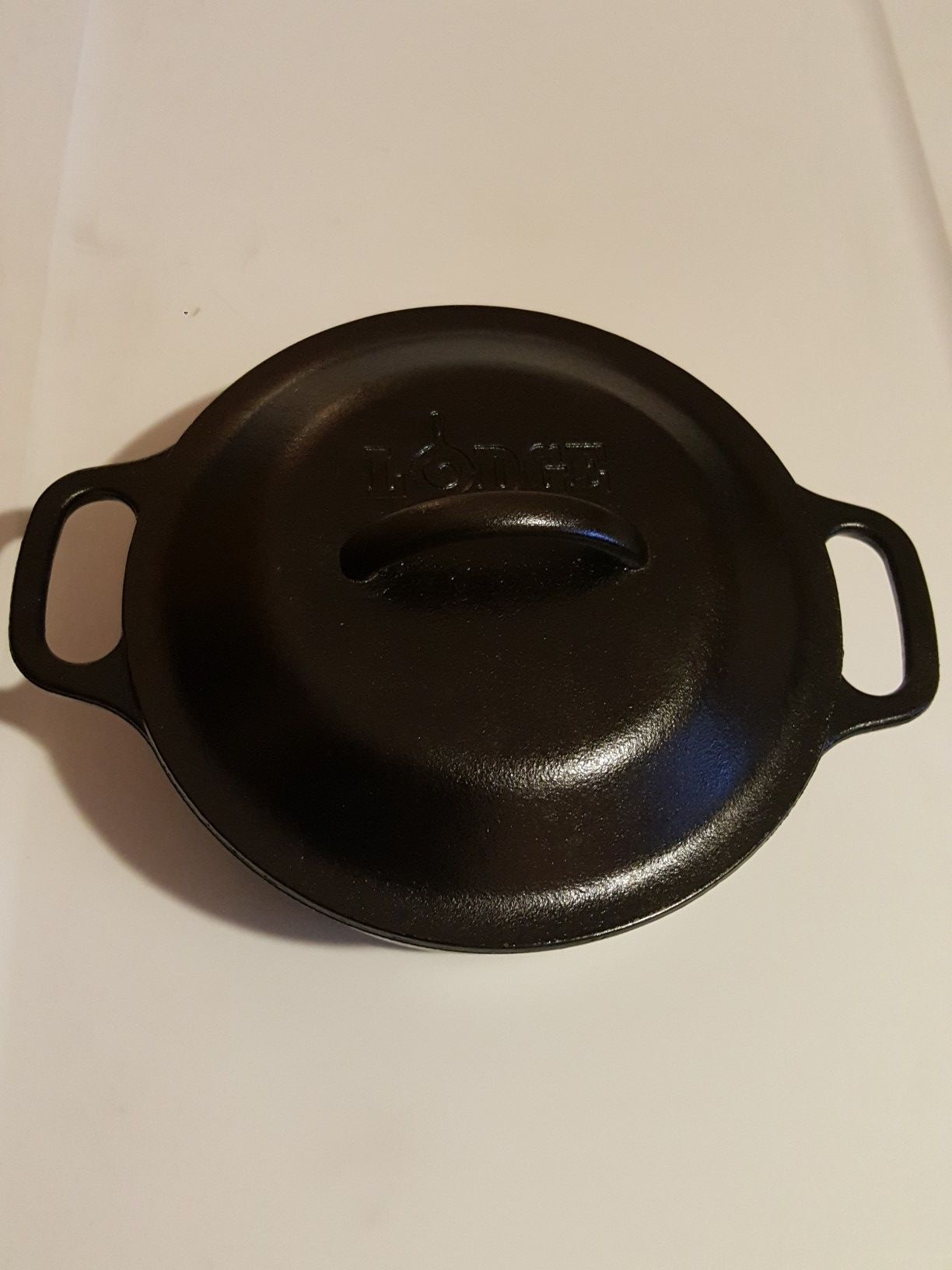 2 Quart Cast Iron Serving Pot (by Lodge Cast Iron)