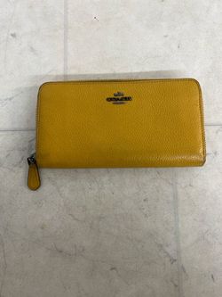 Coach Medium ID Zip Wallet (PO1019396)