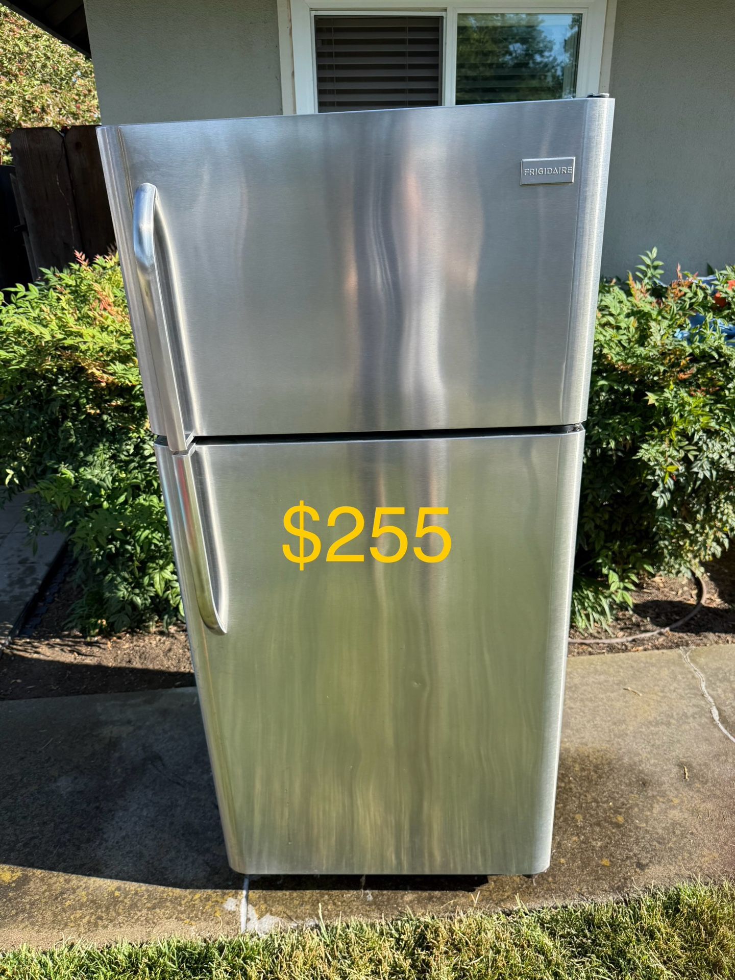 Refrigerator/Fridge/Freezer