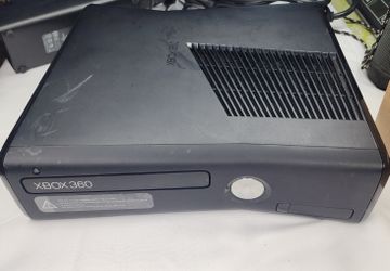 Microsoft Xbox 360 Console Gaming System W/ Power Cables & HDMI Black