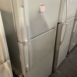 GE Refrigerator 