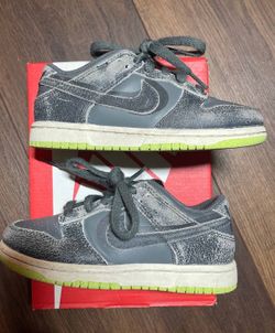 Nike Dunk Low SE Kids Preschool 'Halloween Iron Grey/Phantom/Scream Green/Ghost D 06216-001 Size 11 Used