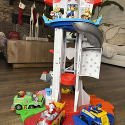 Paw Patrol Tower including action figures