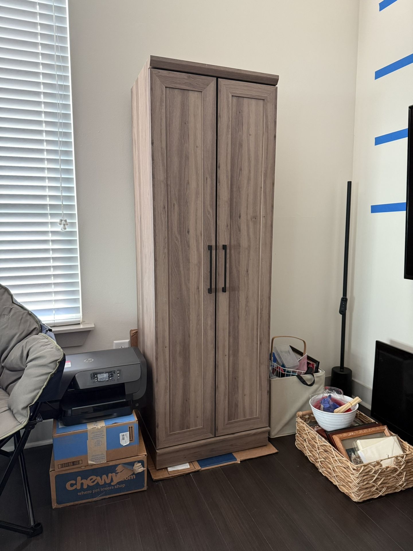 Storage Cabinet / Wardrobe / Dresser