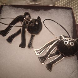 $10.! Halloween Cat Earrings. New!
