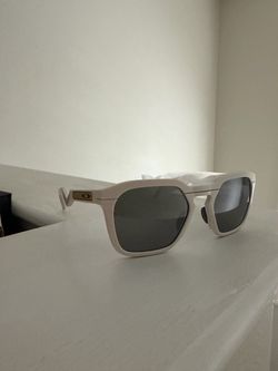 Oakley HSTN SQ sunglasses
