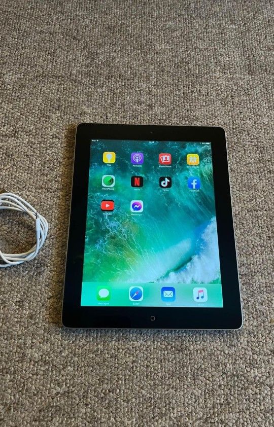 iPad 4, iCloud, and Factory UNLOCKED ,Excellent Condition