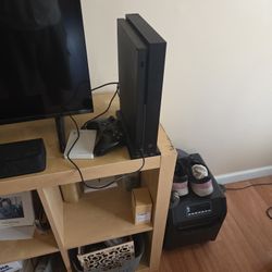 XBOX ONE X W/ 2TB EXTERNAL HARD DRIVE