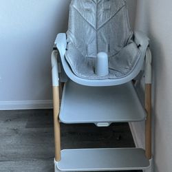 Skiphop High Chairs (2)in Perfect Condition