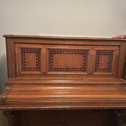 Vintage Piano (FREE Delivery)