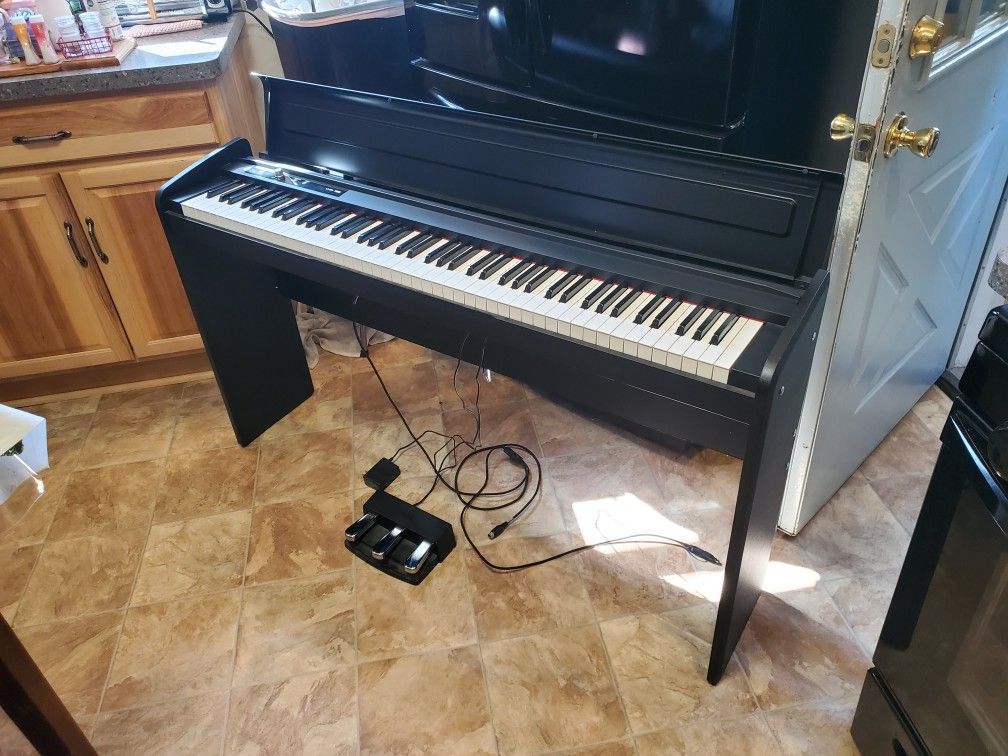 LP-180 KORG Piano