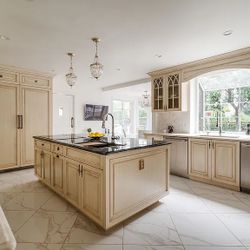 Custom Solid Wood Brand New Kitchen cabinets 
