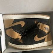 Jordan 1 Gold Size 12 