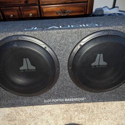 2 12in JL Audio Subs In a Bass Wedge Box