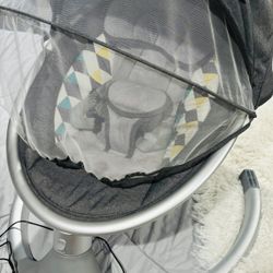 Electric Baby Swing, Bioby Infant Swing Rocker with Remote Control, 5 Swing Speeds, Bluetooth Music, Grey