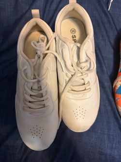 Cheer shoes