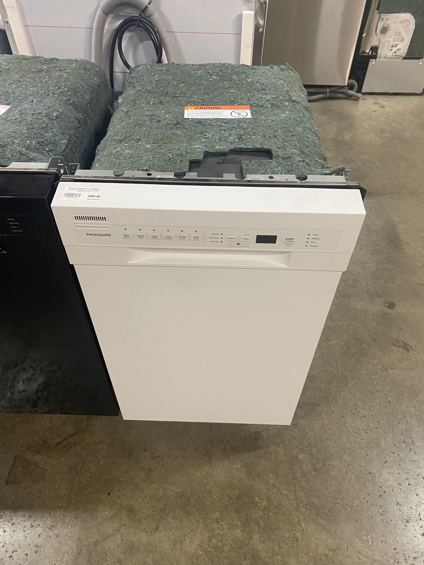 Frigidaire FFBD1831UW 18 Inch Full Console Built In Dishwasher with 8 Place Settings