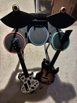 Guitar Hero World Tour Wii Guitar & Drum Kit Bundle (Untested)