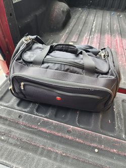SWISSGEAR Large Lightweight Rolling Duffel Soft-Shell Luggage Bag