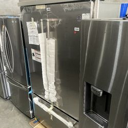 KITCHEN AID 42” STAINLESS STEEL BUILT IN FRENCH DOOR REFRIGERATOR WITH PLATINUM INTERIOR DESIGN. MODEL NUMBER: KBFN502ESS - $6500