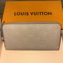 Louis Vuitton Zippy Wallet