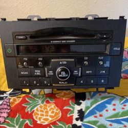 6 DISC CHANGER With ANTITHEFT FM /AM CD(6) And AUX