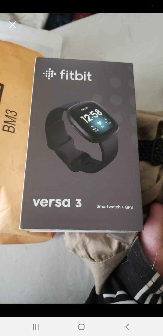 Fit bit Versa 3 With Lots Of Wrist Bands