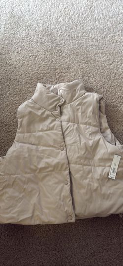 Puffy soft tan vest size XXL
