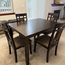 4 Seater Dining Table