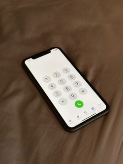 iPhone 11 bloqueado pero funsiona excelente