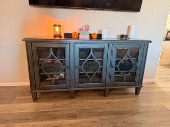 Accent cabinet