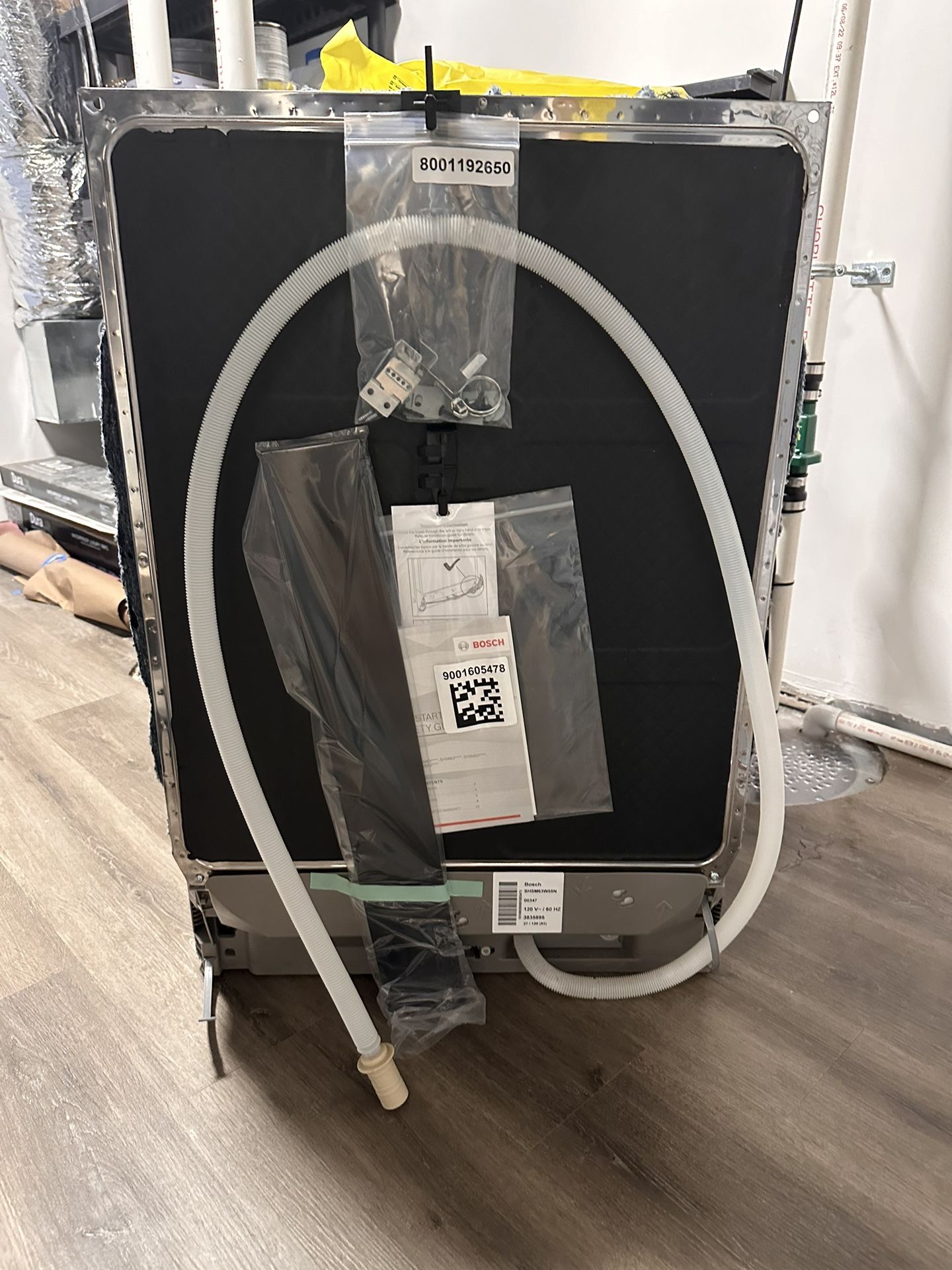 BOSCH 300 Series Dishwasher 24” Stainless Steel for Sale in Lexington