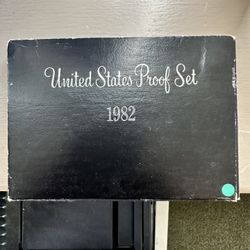 1982  US Mint Proof Set 5 Coin Set Original Government Packaging